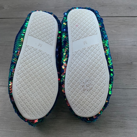 ⚡️3/$20 elf slippers - Picture 2 of 5